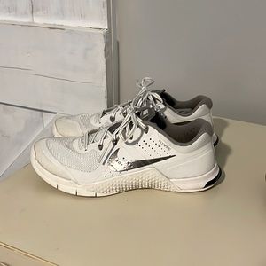 EUC Womens Nike Metcon 2